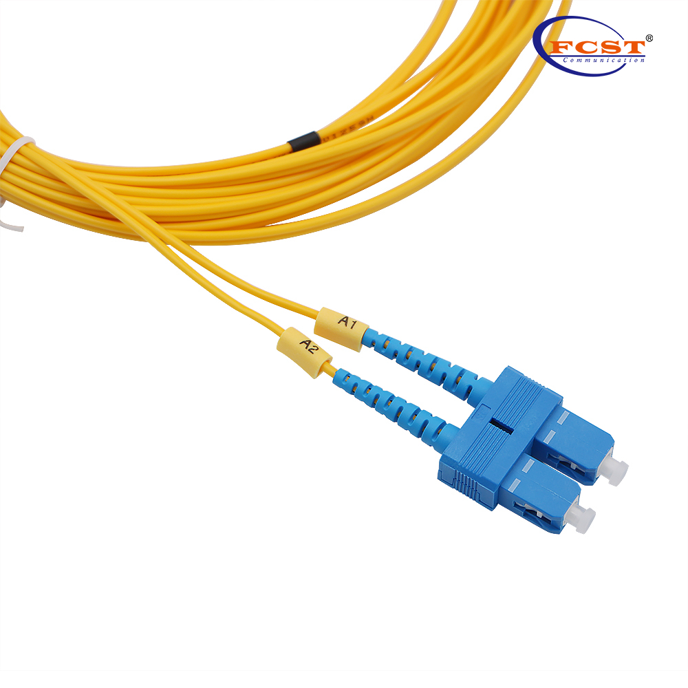 SCUPC-LCUPC Cable de conexión de PVC dúplex monomodo de 3,0 mm y 2 m